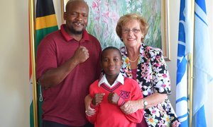 Budding young boxing champ lands sweet punch on Mayor’s heart 